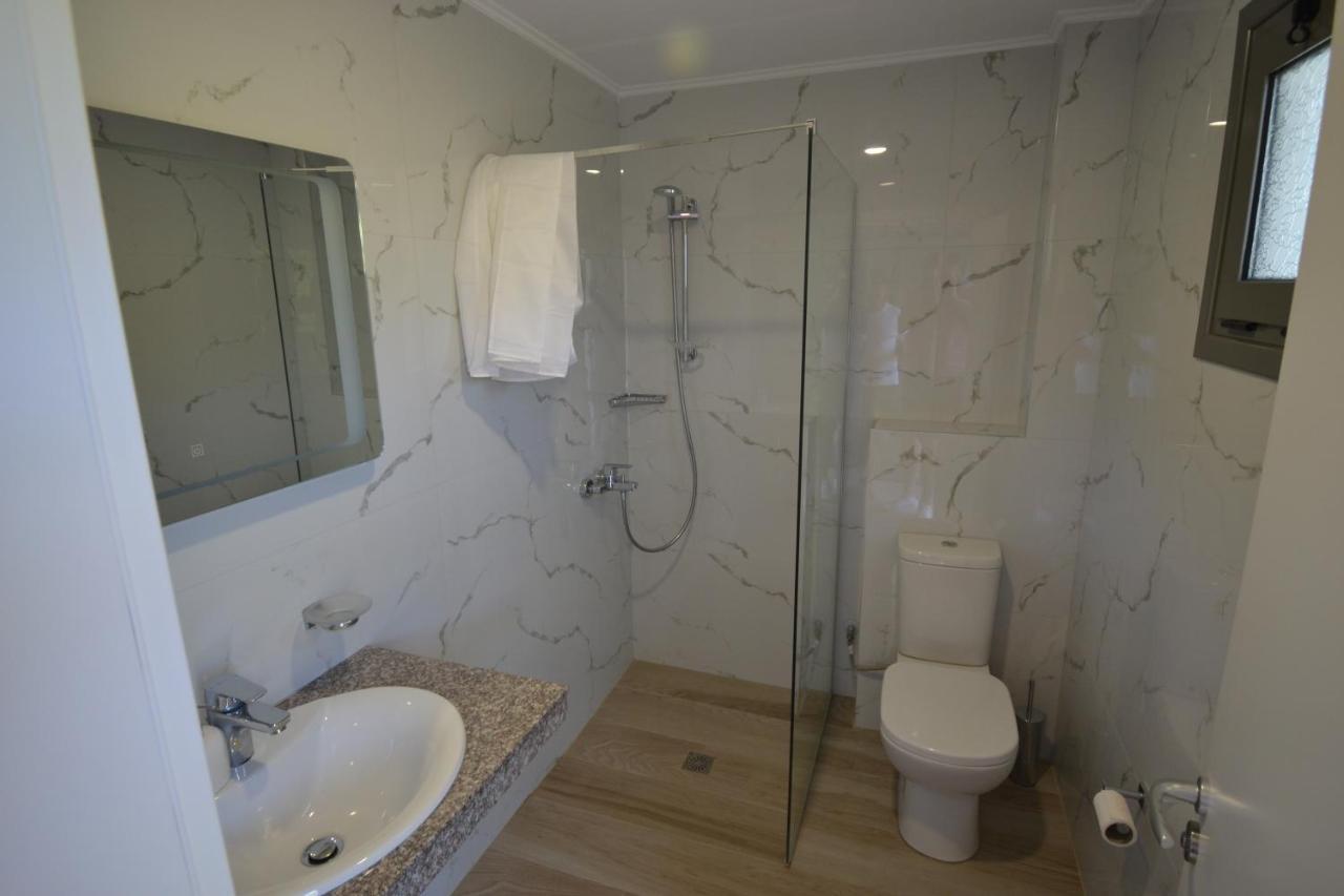 Bujtina Eleni Hotel Himare Exterior photo
